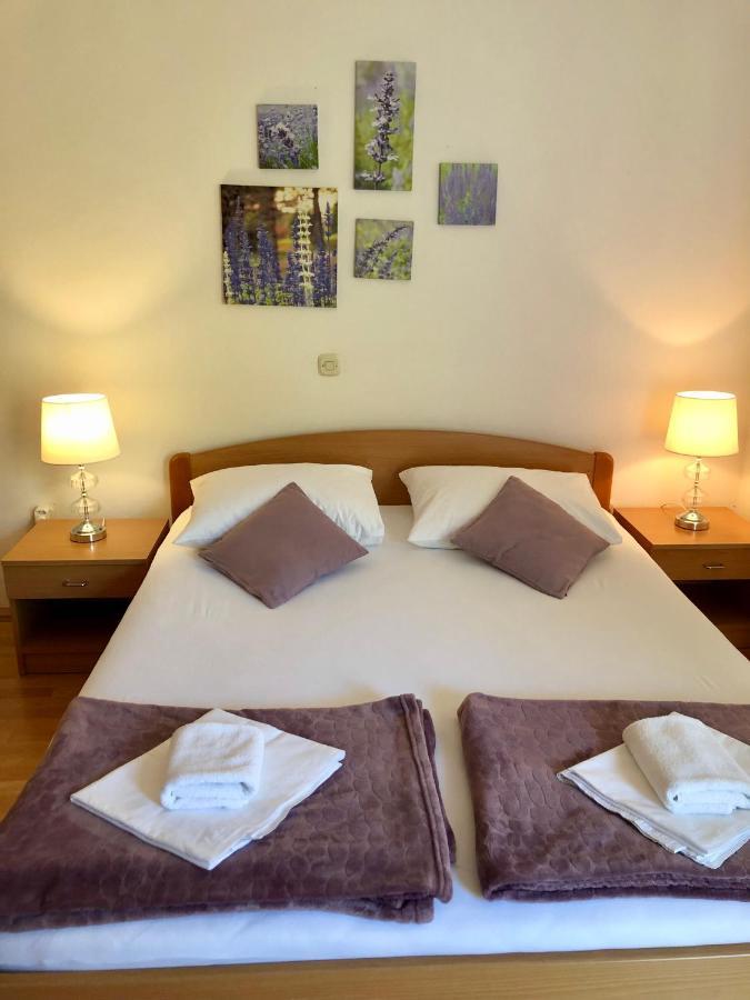 Hotel B&B Chamberlain Milna  Esterno foto