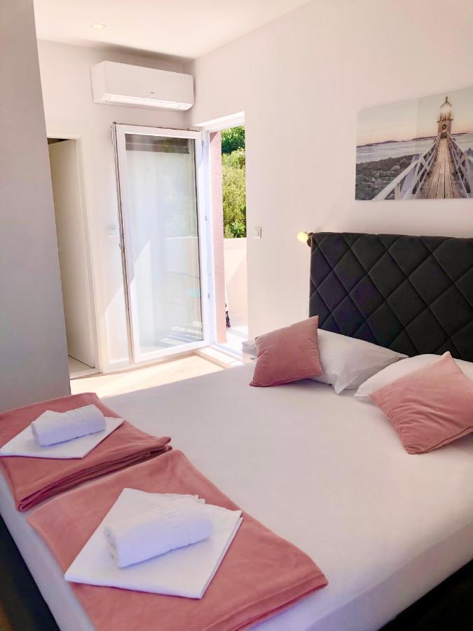 Hotel B&B Chamberlain Milna  Esterno foto