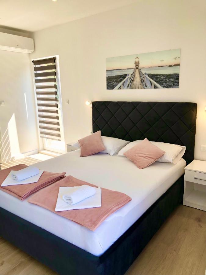 Hotel B&B Chamberlain Milna  Esterno foto