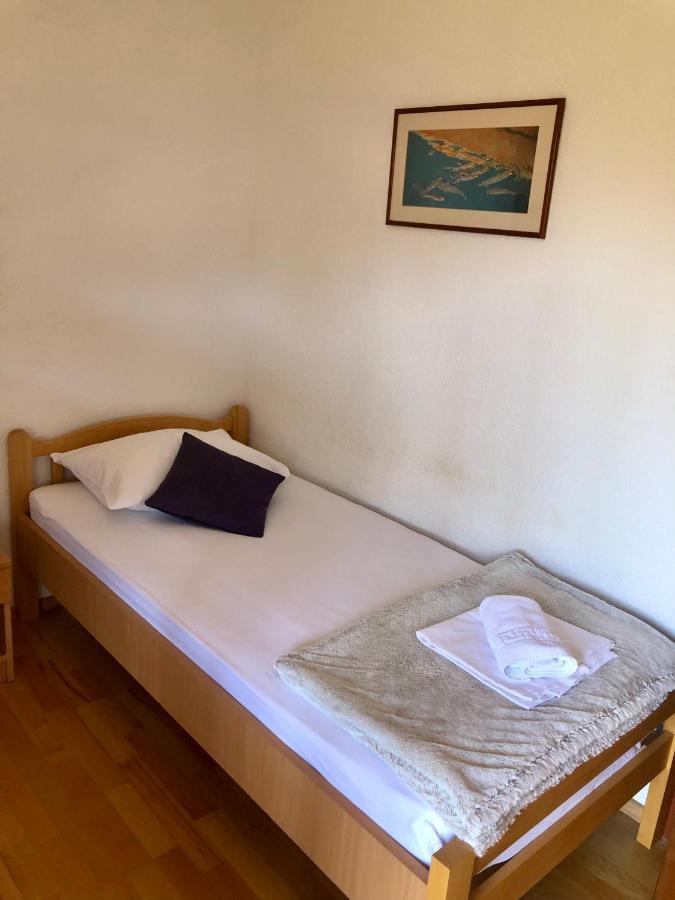 Hotel B&B Chamberlain Milna  Esterno foto