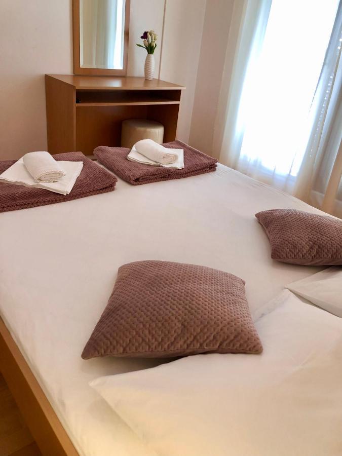 Hotel B&B Chamberlain Milna  Esterno foto